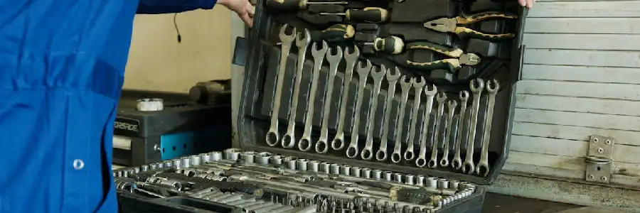 locksmith tools that encourage emergency services