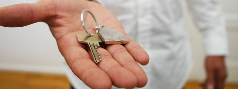 man-with-keys-in-his-palm
