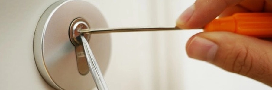 How to Unlock Door Without Key- 9 Quick & Easy Methods