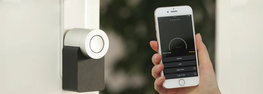 Wi-fi touchscreen keypad door lock