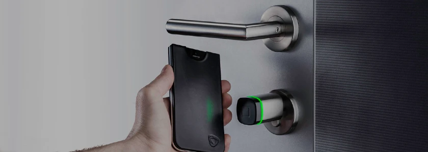 Wireless connectivity smart lock