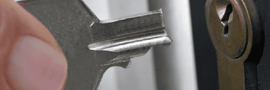 key breaking in the lock